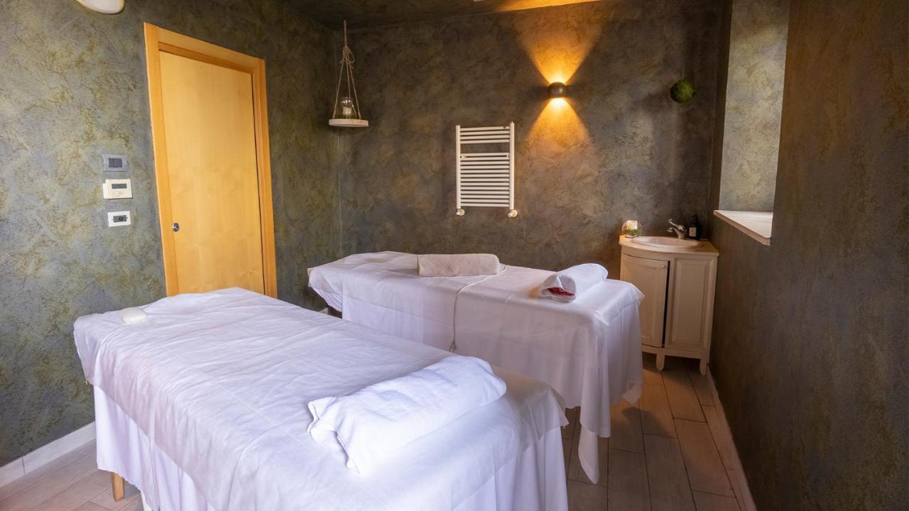 Relais Bella Rosina Pool & Spa La Cassa Luaran gambar