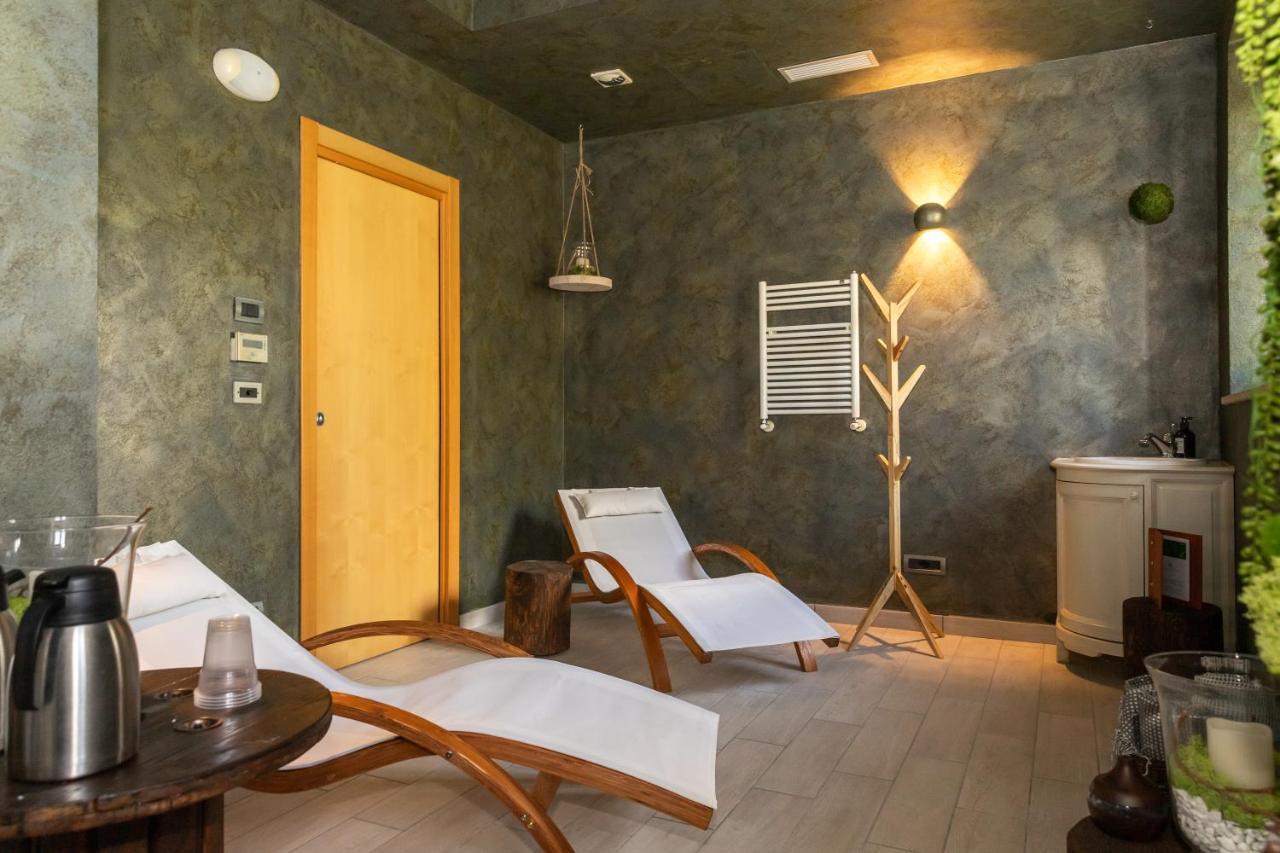 Relais Bella Rosina Pool & Spa La Cassa Luaran gambar