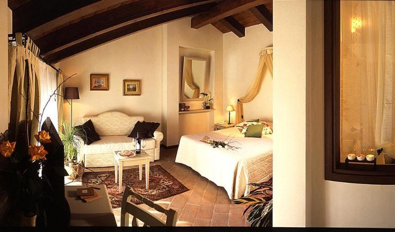 Relais Bella Rosina Pool & Spa La Cassa Luaran gambar