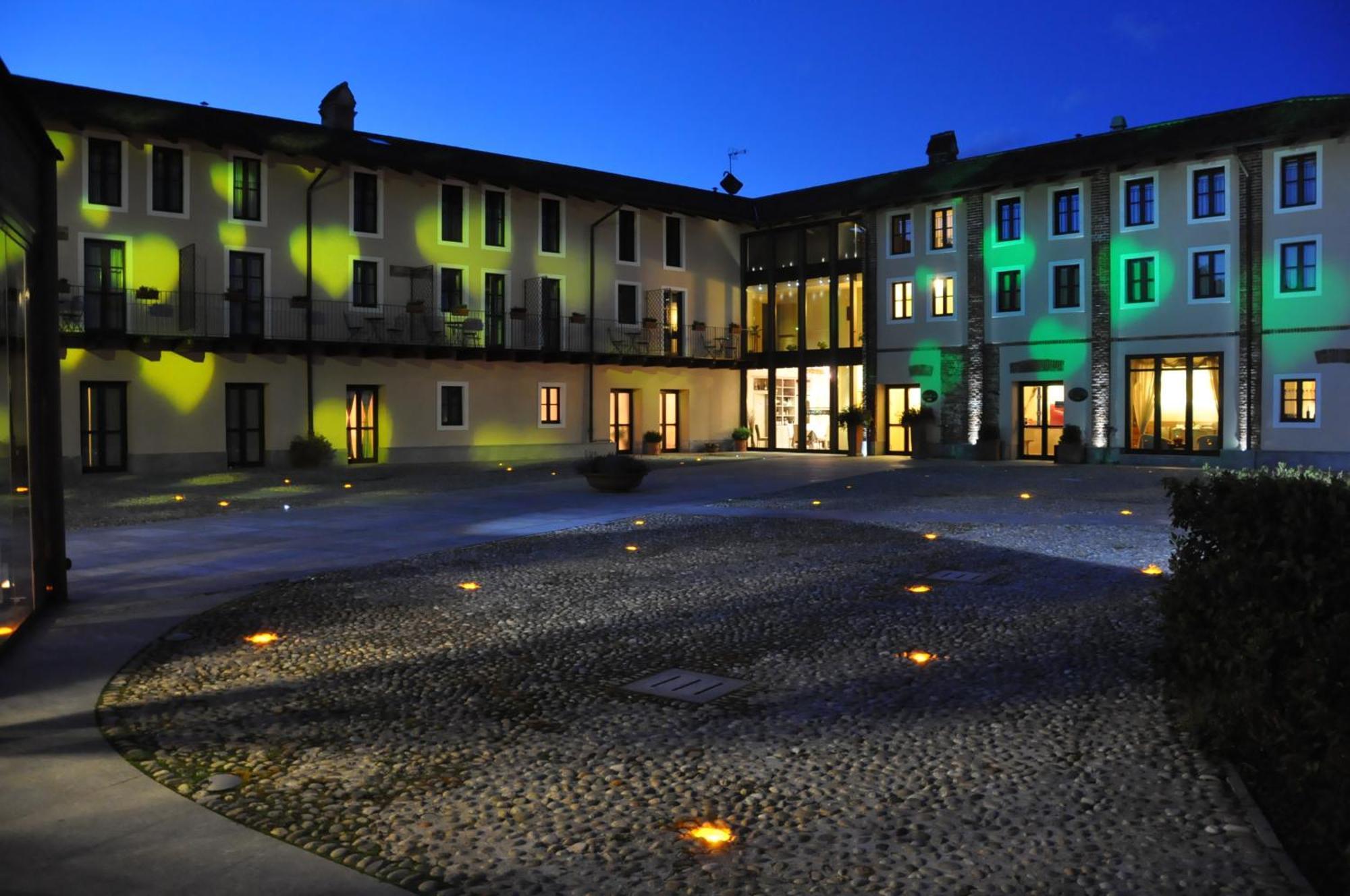 Relais Bella Rosina Pool & Spa La Cassa Luaran gambar