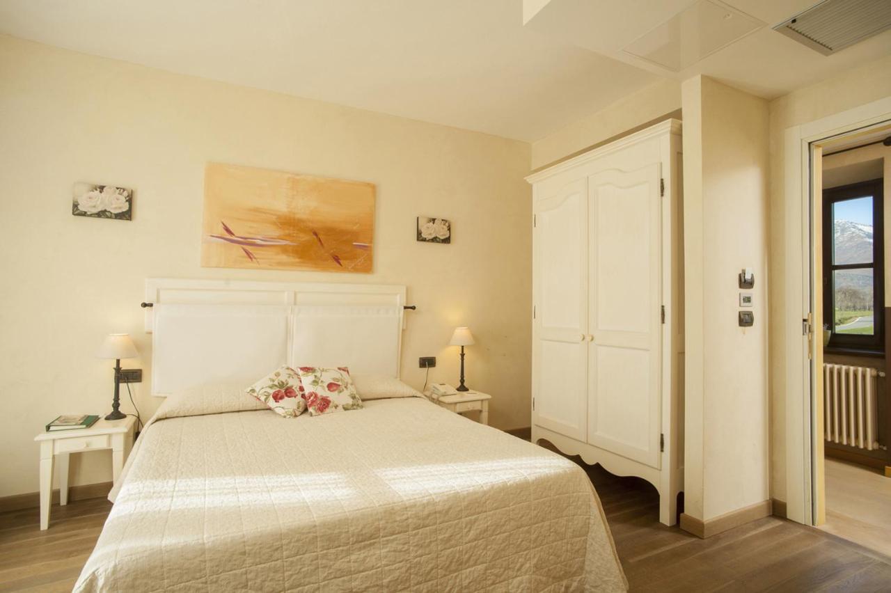 Relais Bella Rosina Pool & Spa La Cassa Bilik gambar